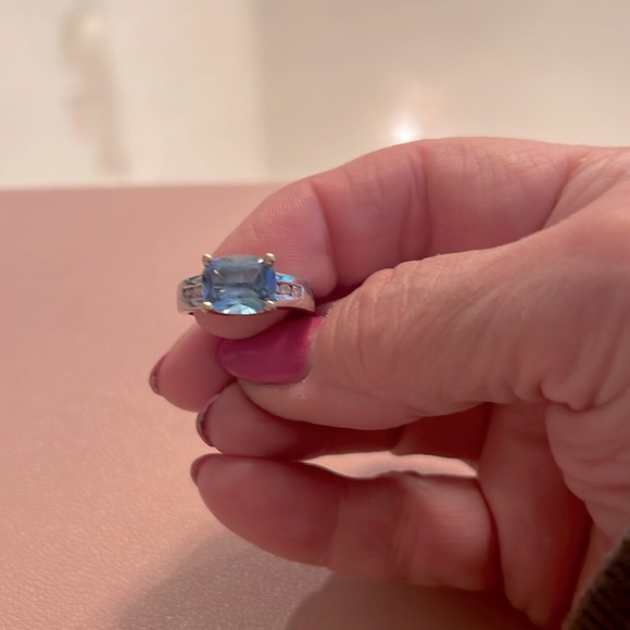 Aquamarine 14K White Gold sz6 w/gold prongs - Picture 2 of 4